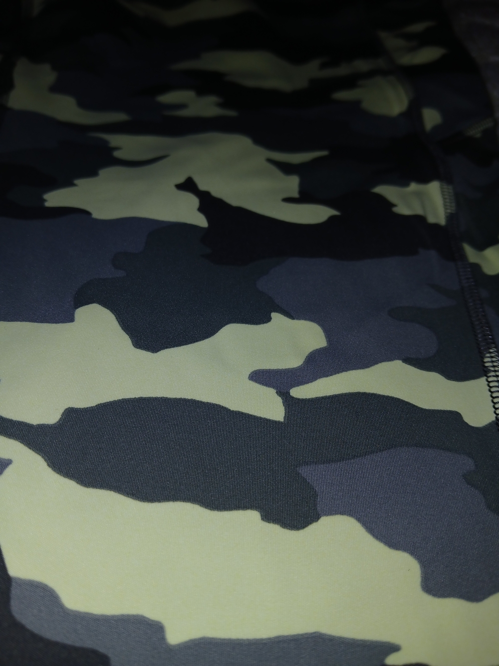 NWOT Lululemon Leggings - Size 14 - 23" Inseam - Green Camouflage - Picture 7 of 7